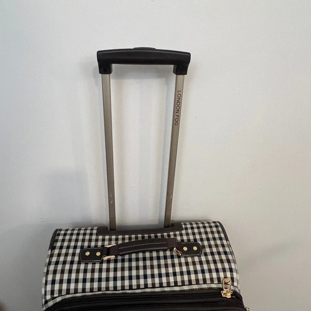 London Fog Suitcase Brown Gingham Plaid Devonshire Expandable Spinner 24